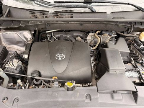 Used 2017 Toyota Highlander XLE AWD/4WD image 9