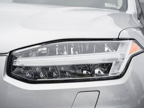 Used 2022 Volvo XC90 T6 Momentum w/ Advanced Package image 14