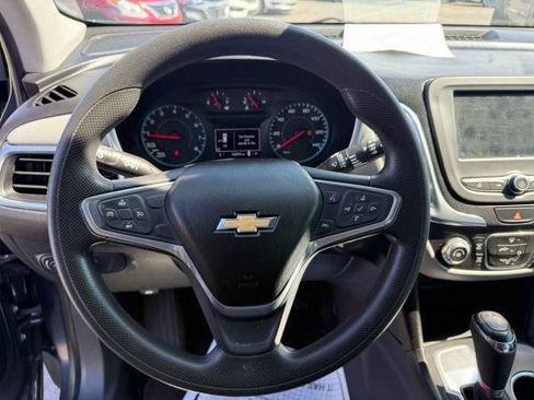 Used 2019 Chevrolet Equinox LS FWD image 11