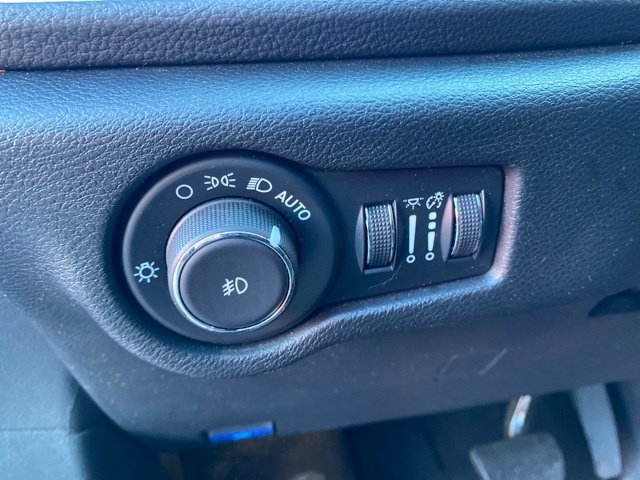 Used 2025 Chrysler Pacifica Limited FWD image 20