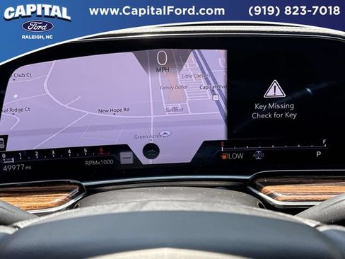 Used 2023 Cadillac Escalade Premium Luxury AWD/4WD image 26