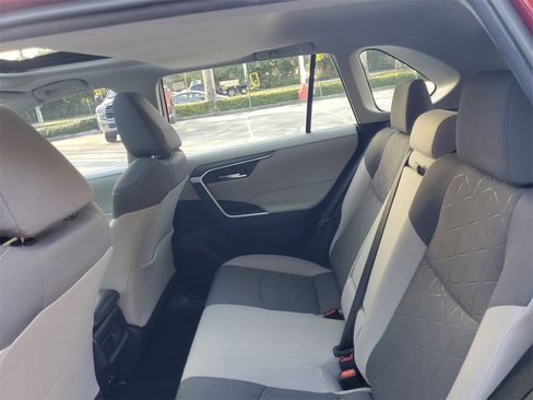 Used 2022 Toyota RAV4 XLE image 11