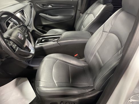 Used 2024 Buick Enclave Premium image 9