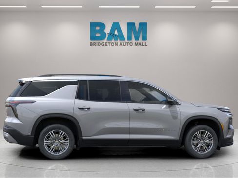 New 2026 Chevrolet Traverse LT w/ Driver Confidence Package image 11