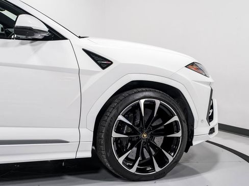 Used 2021 Lamborghini Urus image 54