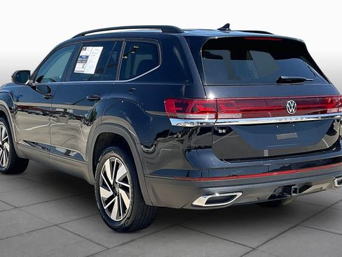 Used 2025 Volkswagen Atlas SE AWD/4WD image 12