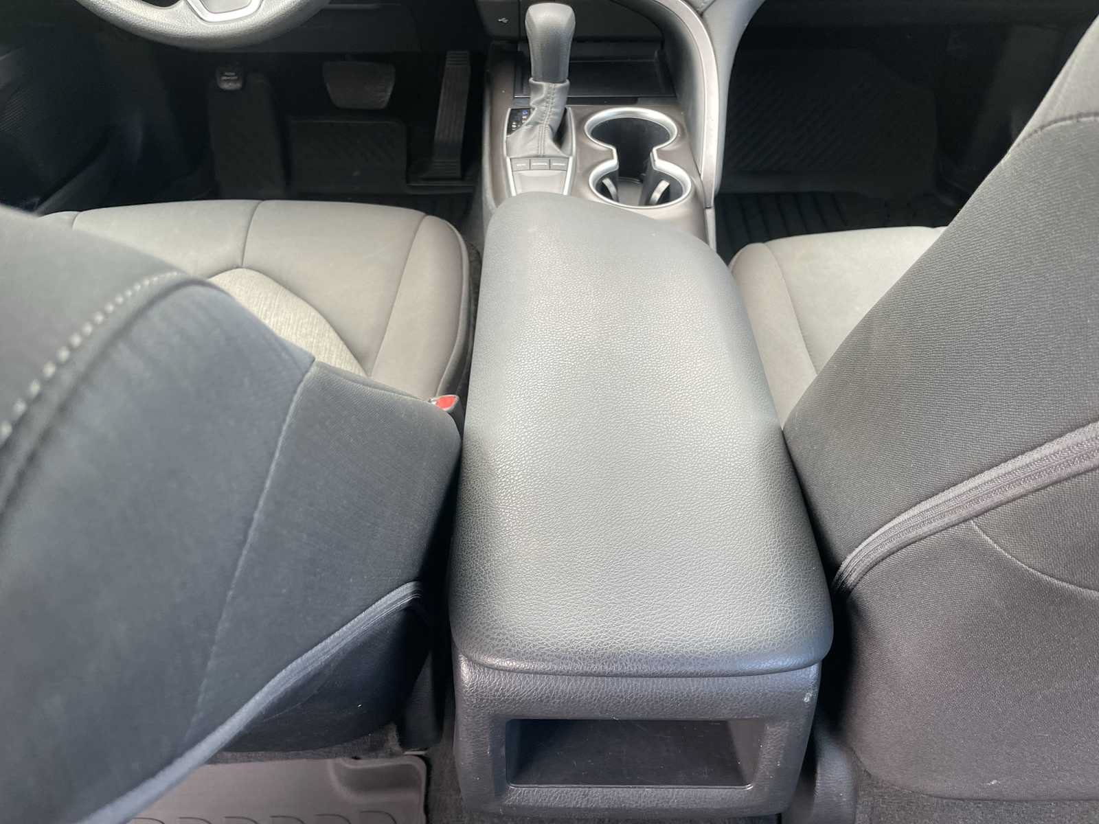 Used 2024 Toyota Camry LE FWD image 21