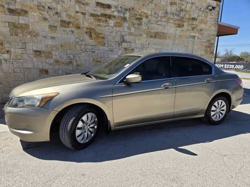 Used 2010 Honda Accord LX image 2