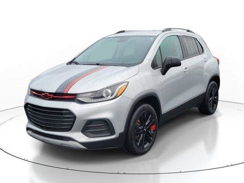 Used 2021 Chevrolet Trax LT w/ Redline Edition image 2