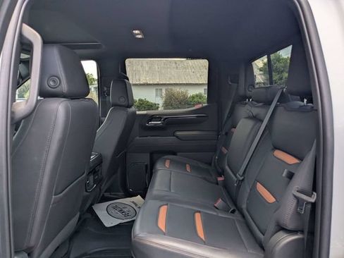 Used 2023 GMC Sierra 1500 AT4 w/ AT4 Premium Package AWD/4WD image 13