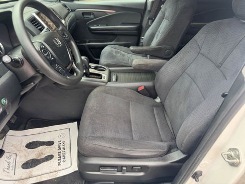 Used 2018 Honda Pilot EX image 5