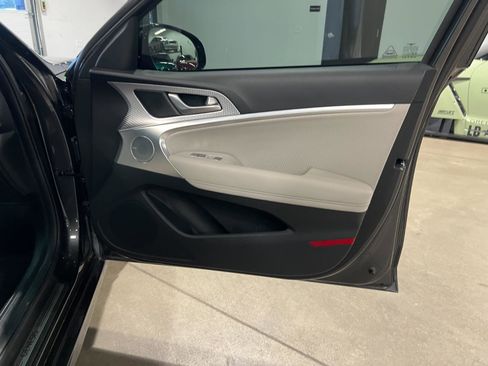 Used 2023 Genesis G70 2.0T w/ Sport Prestige Package image 40