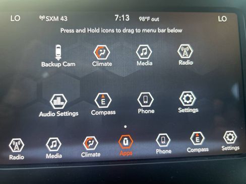 Used 2019 Jeep Cherokee Latitude Plus w/ Comfort/Convenience Group FWD image 32