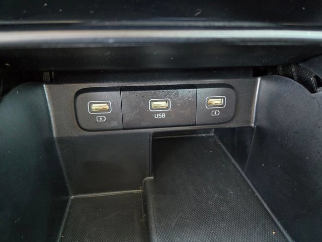Used 2023 Kia Sorento LX FWD image 17