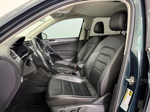 Used 2018 Volkswagen Tiguan SEL Premium image 5