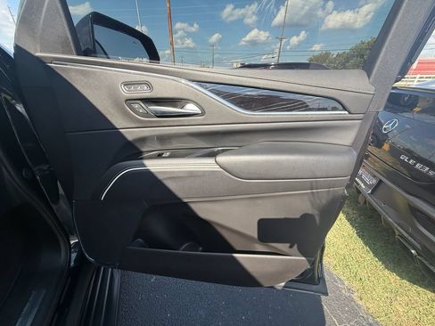 Used 2024 Cadillac Escalade Sport AWD/4WD image 23