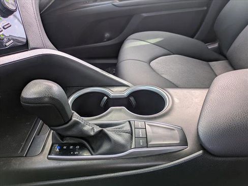 Used 2022 Toyota Camry LE image 11