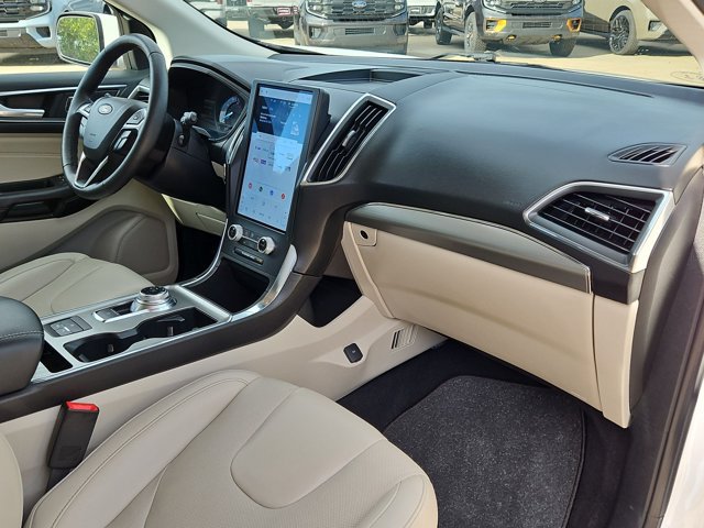 Used 2022 Ford Edge Titanium w/ Equipment Group 301A AWD/4WD image 23