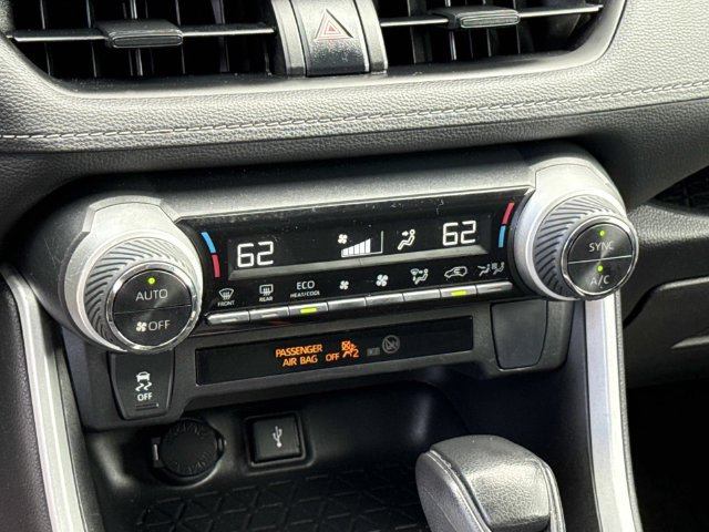 Used 2022 Toyota RAV4 LE AWD/4WD image 21