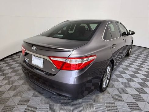 Used 2015 Toyota Camry SE image 6