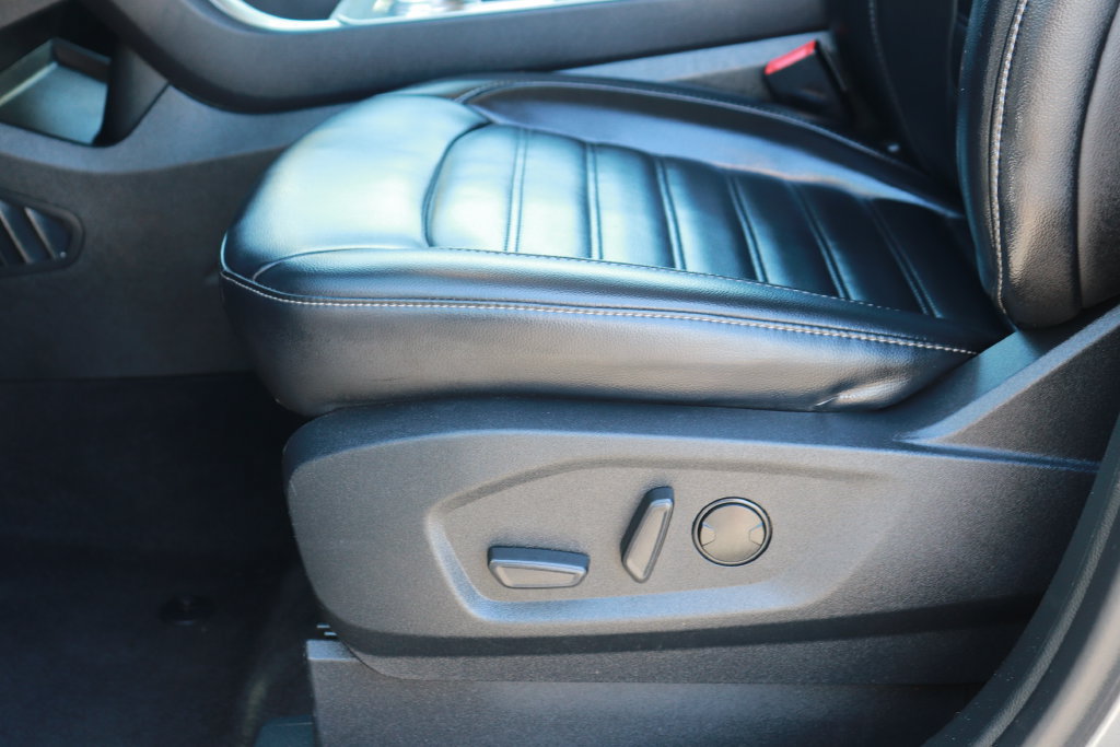 Used 2024 Ford Edge SEL AWD/4WD image 11