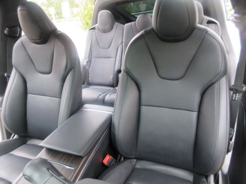 Used 2022 Tesla Model X AWD/4WD image 15