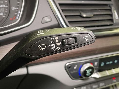 Certified 2022 Audi Q5 2.0T Premium w/ Convenience Package image 40