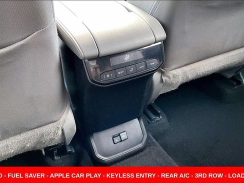 Used 2022 Toyota Highlander LE AWD/4WD image 10