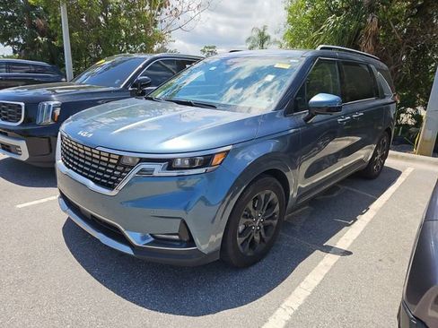 Used 2023 Kia Carnival SX Prestige FWD image 3