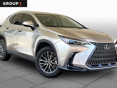 Used 2024 Lexus NX 250 FWD image 3