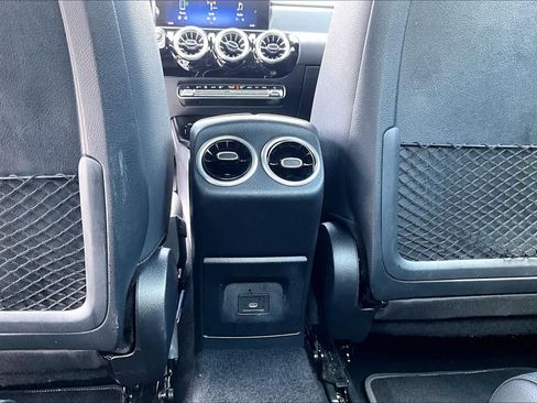 Used 2025 Mercedes-Benz CLA 250 image 34