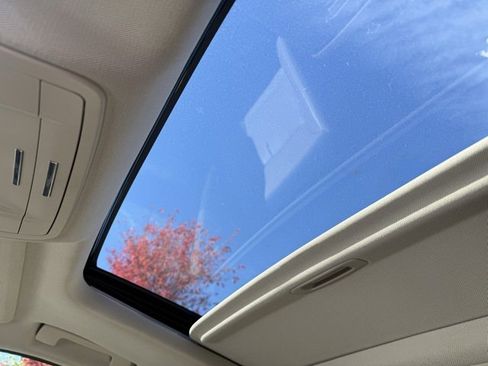 Used 2020 Chevrolet Suburban Premier image 33