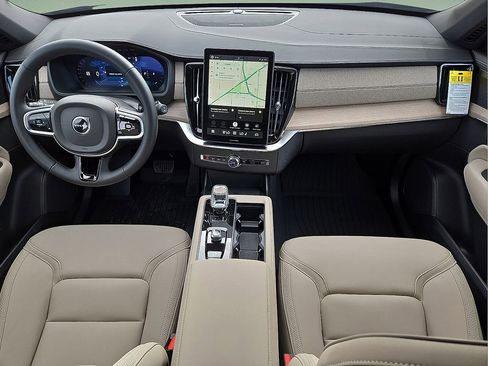 New 2026 Volvo XC90 B6 Plus w/ Protection Package Premier image 18