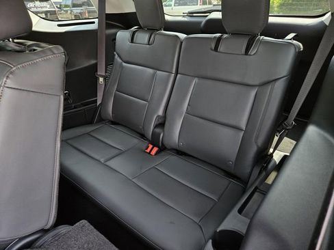 Used 2025 Ford Explorer Active w/ Active Comfort Package image 27