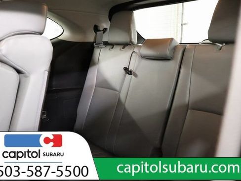Used 2022 Toyota Highlander XLE AWD/4WD image 32