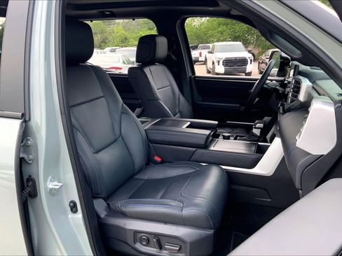 Used 2025 Toyota Tundra Platinum AWD/4WD image 9