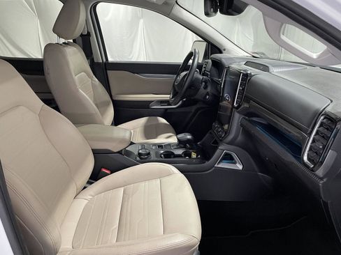 Used 2024 Ford Ranger Lariat w/ FX4 Off-Road Package image 19