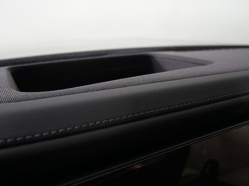 Used 2025 BMW i7 xDrive60 w/ Premium Package image 20