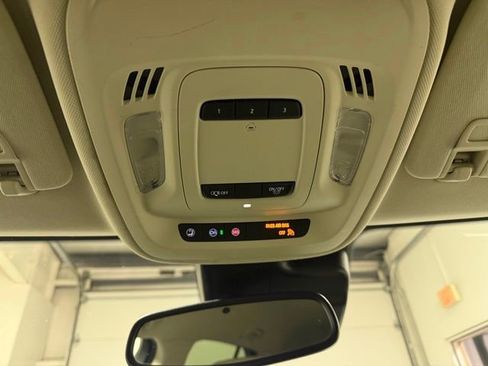 Certified 2022 Buick Envision Essence w/ Technology Package I image 21