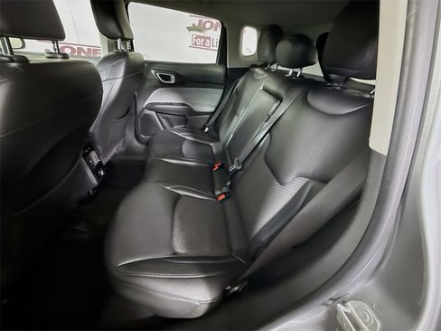Used 2022 Jeep Compass Latitude image 26