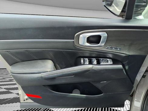 Used 2024 Kia Sorento SX Prestige image 18