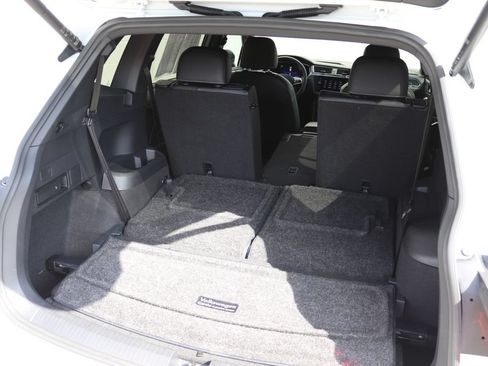 Used 2022 Volkswagen Tiguan SE R-Line FWD image 18