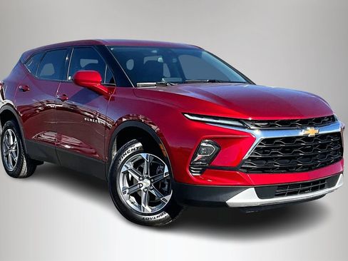 Used 2023 Chevrolet Blazer LT image 1