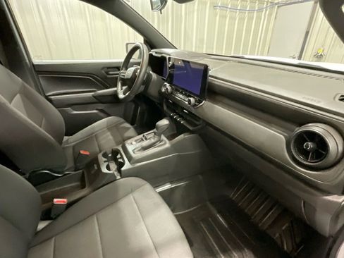 Used 2023 Chevrolet Colorado W/T image 15