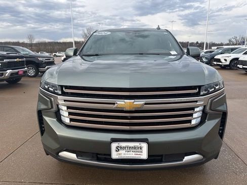 Used 2024 Chevrolet Suburban High Country w/ Advanced Technology Package image 8