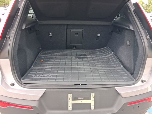 Used 2026 Volvo XC40 B5 Plus AWD/4WD image 11