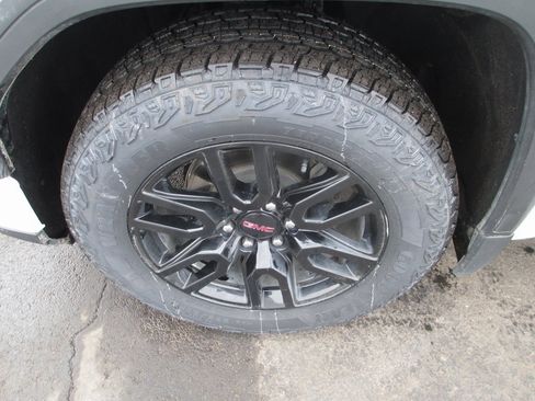 Certified 2023 GMC Sierra 1500 Elevation image 12