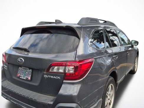 Used 2018 Subaru Outback 2.5i Limited image 4
