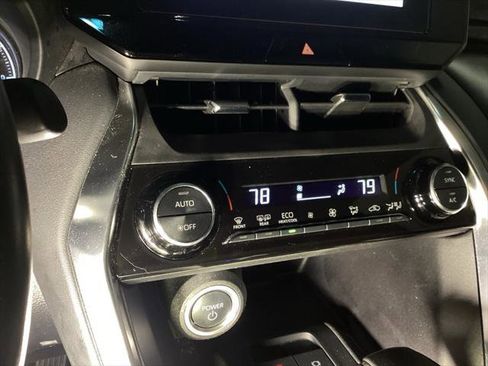 Certified 2024 Toyota Venza LE image 15