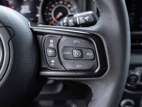 Used 2026 Jeep Wrangler Unlimited Rubicon AWD/4WD image 14